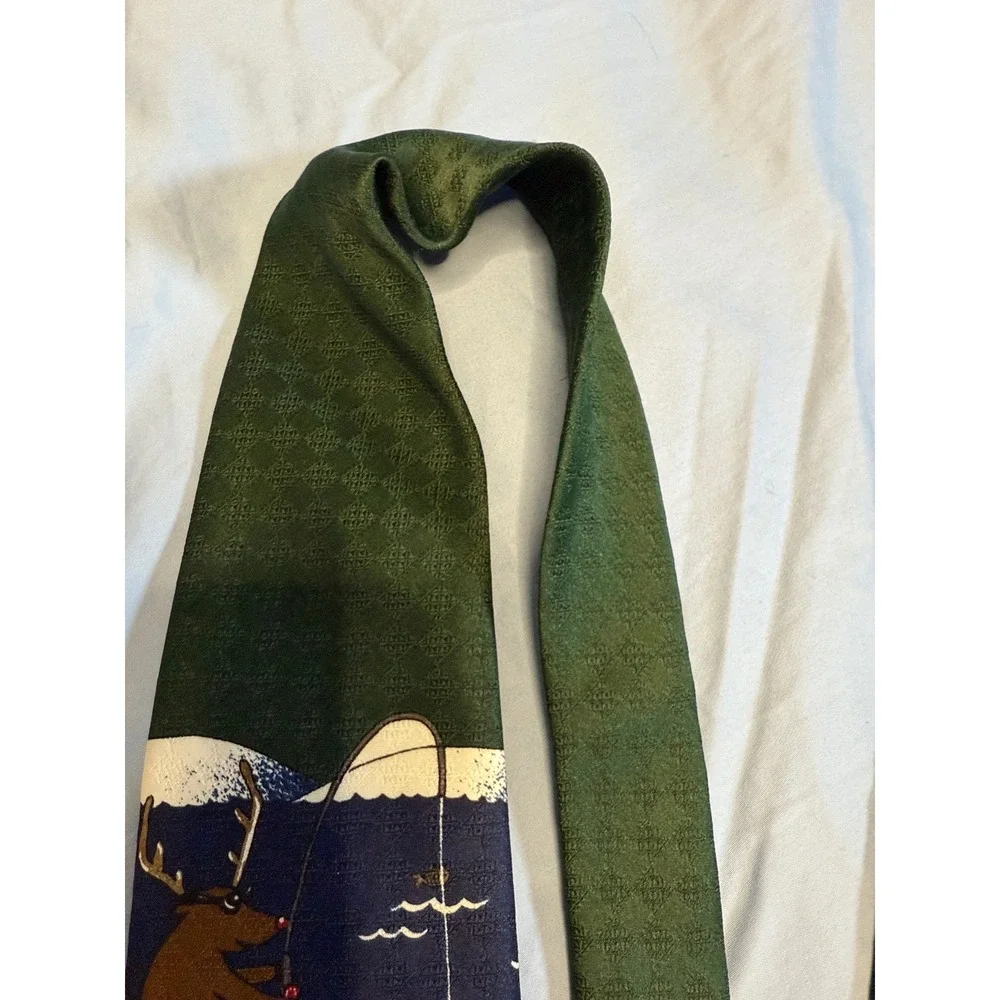 Hallmark Specialties Santa Reindeer‎ Fishing Christmas Holiday Tie Green